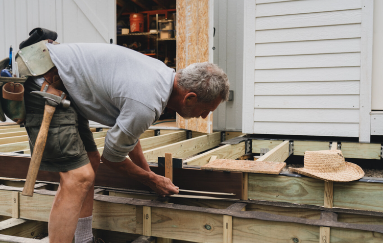 How to Build a Freestanding Deck 